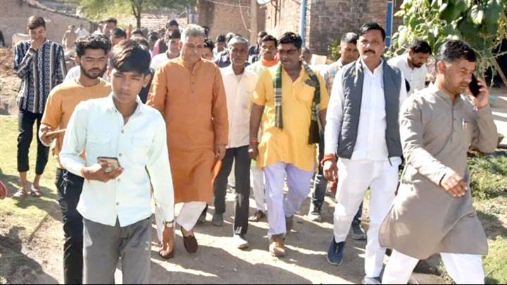 विकास यात्रा लोगों के जीवन को बेहतर बनाने का अभियान : राज्य मंत्री श्री परमार